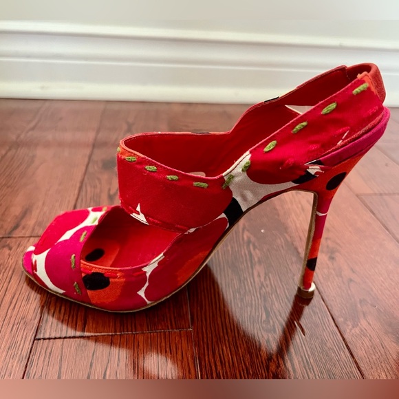 Manolo Blahnik Red Floral Canvas Strappy Heels - Picture 2 of 8